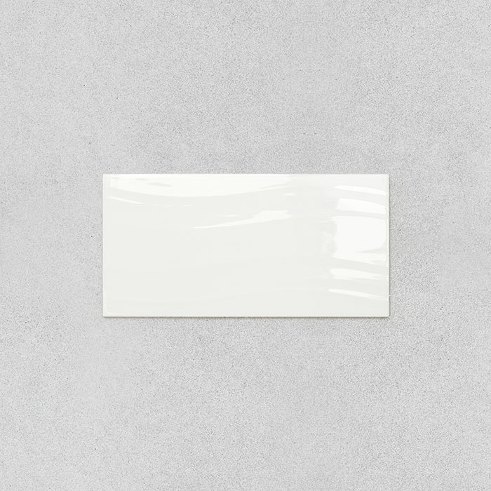 Basics White Gloss Flow