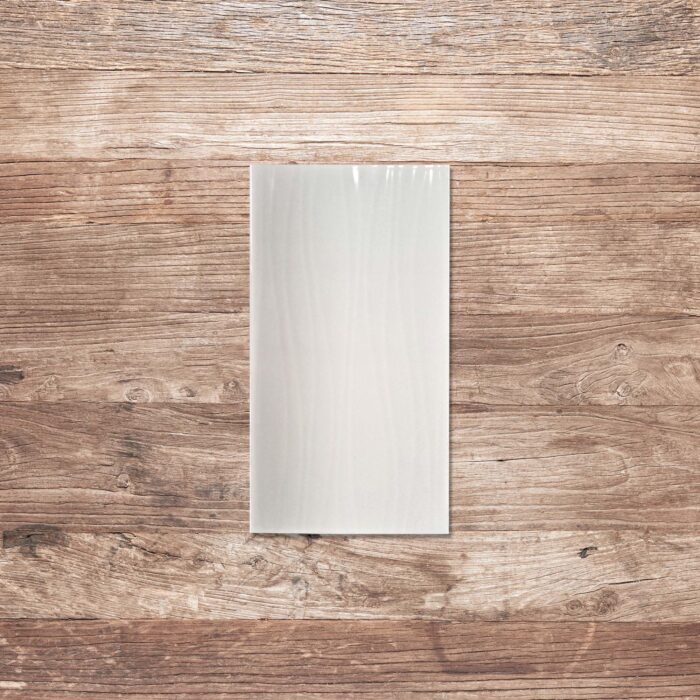 Basics White Gloss Flow