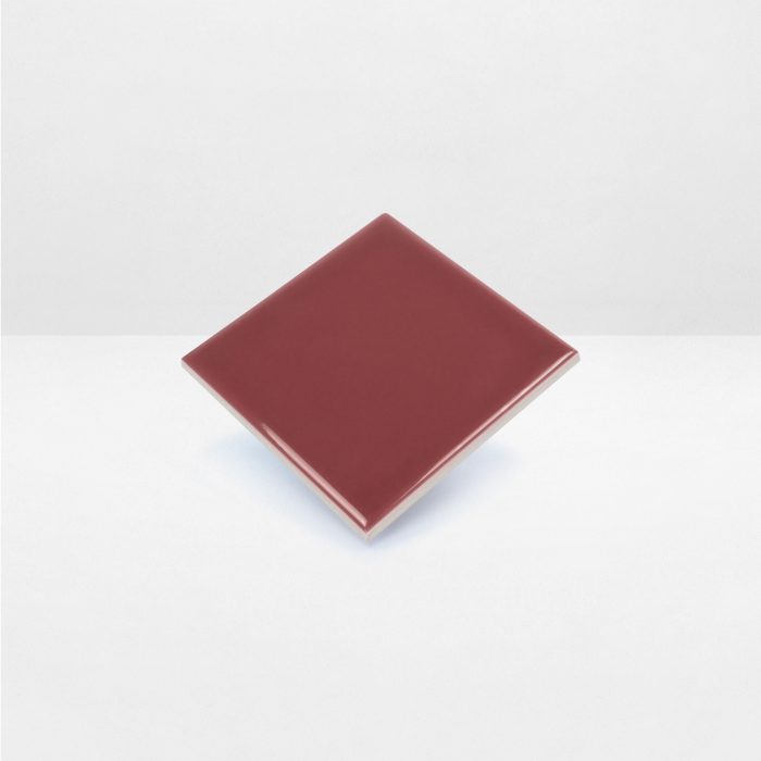 615975-Spectrum-Plus-Barn-Red-Gloss-97x97-Angle-1