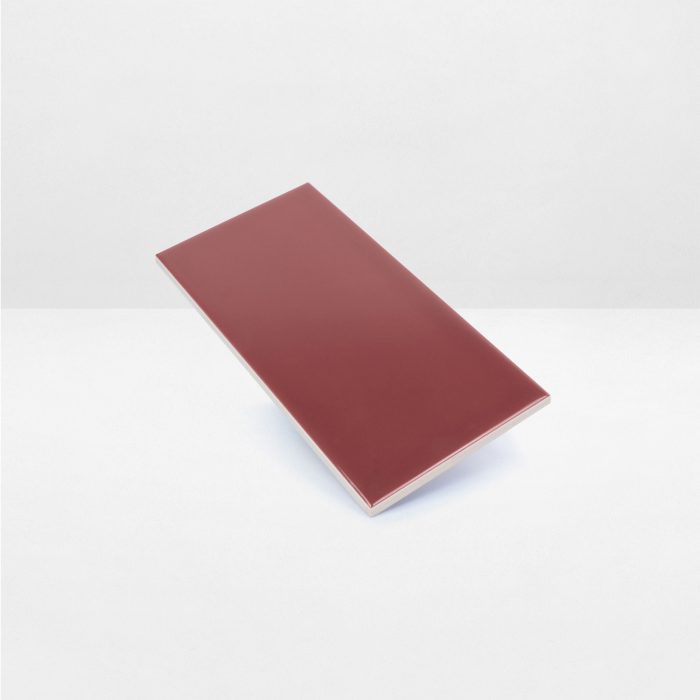 615991-Spectrum-Plus-Barn-Red-Gloss-97x197-Angle-2